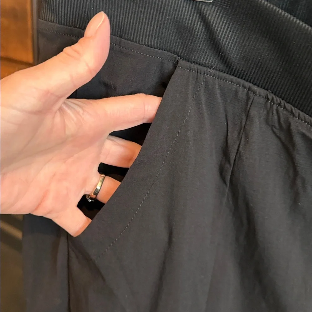 Torrid black windbreaker type casual athleisure jogger pants ruched ankles 2X
